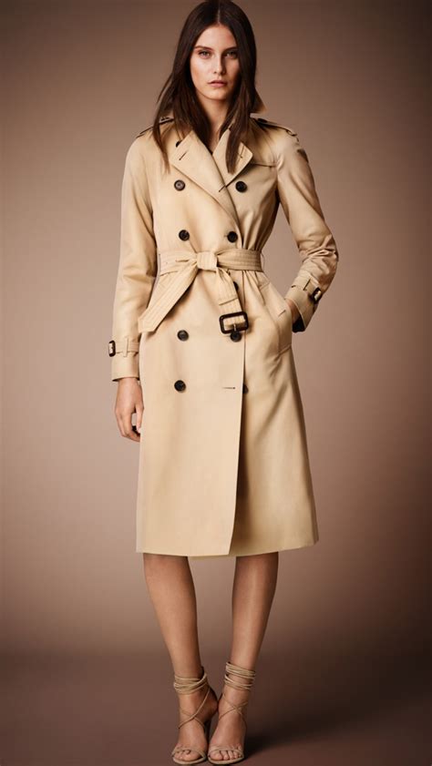 How to Style: Burberry Trench Coat 